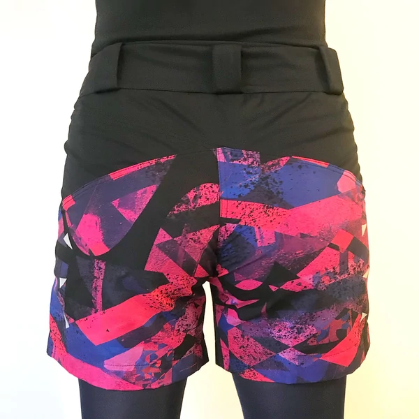 Tomka Csilla Dazee Pink design baggy short women sportswear
